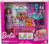 Barbie Skipper dukke og legehus med tilbehør, inkluderer tvillingdukker, 1 krybbe, 1 gynge, 1 rocker og mere, HXM99