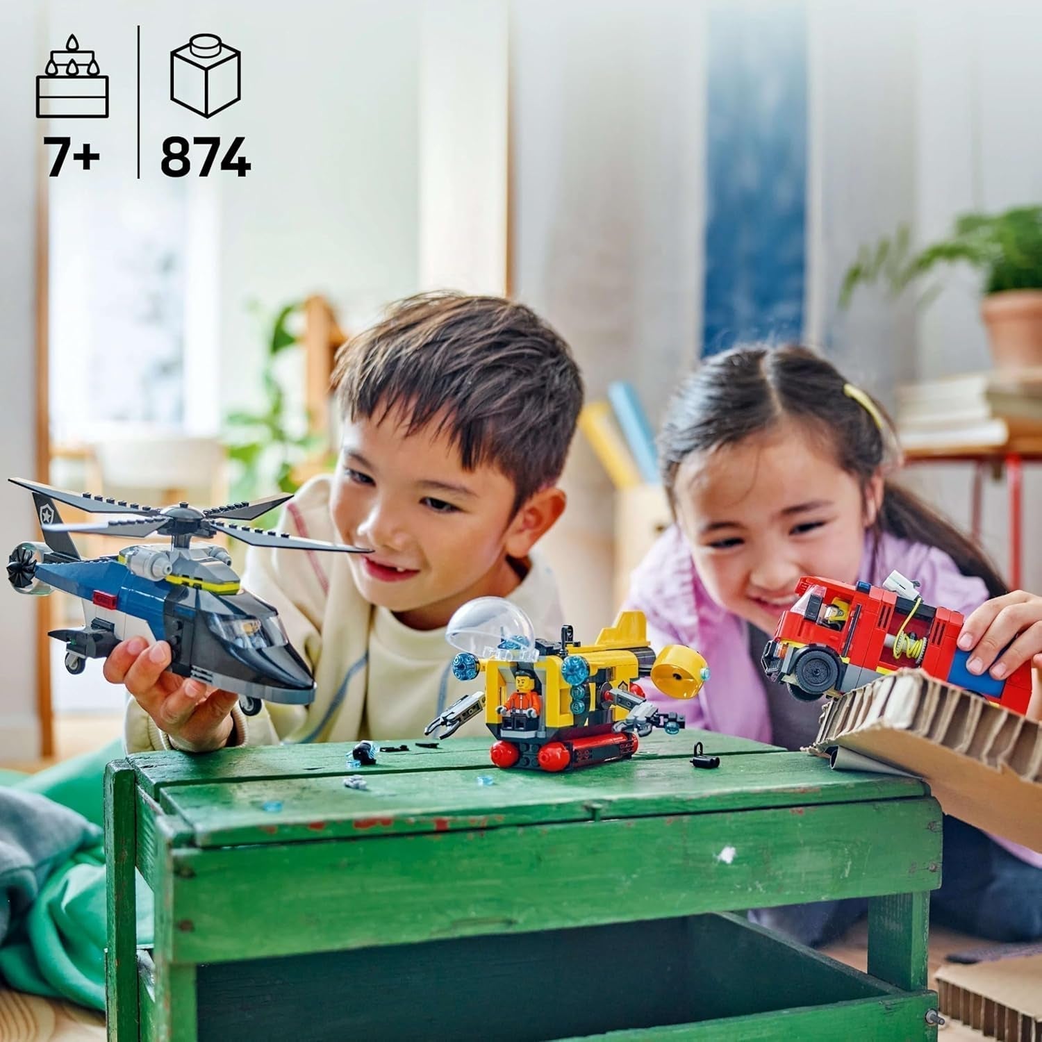 LEGO City kombisæt med helikopter, løvebil og ubåd og 3 minifigurer - Bygbare legetøjskøretøjer til drenge og piger fra 7 år - Fødselsdags- og feriegave 60462 Byggesæt Besuche den LEGO-Store