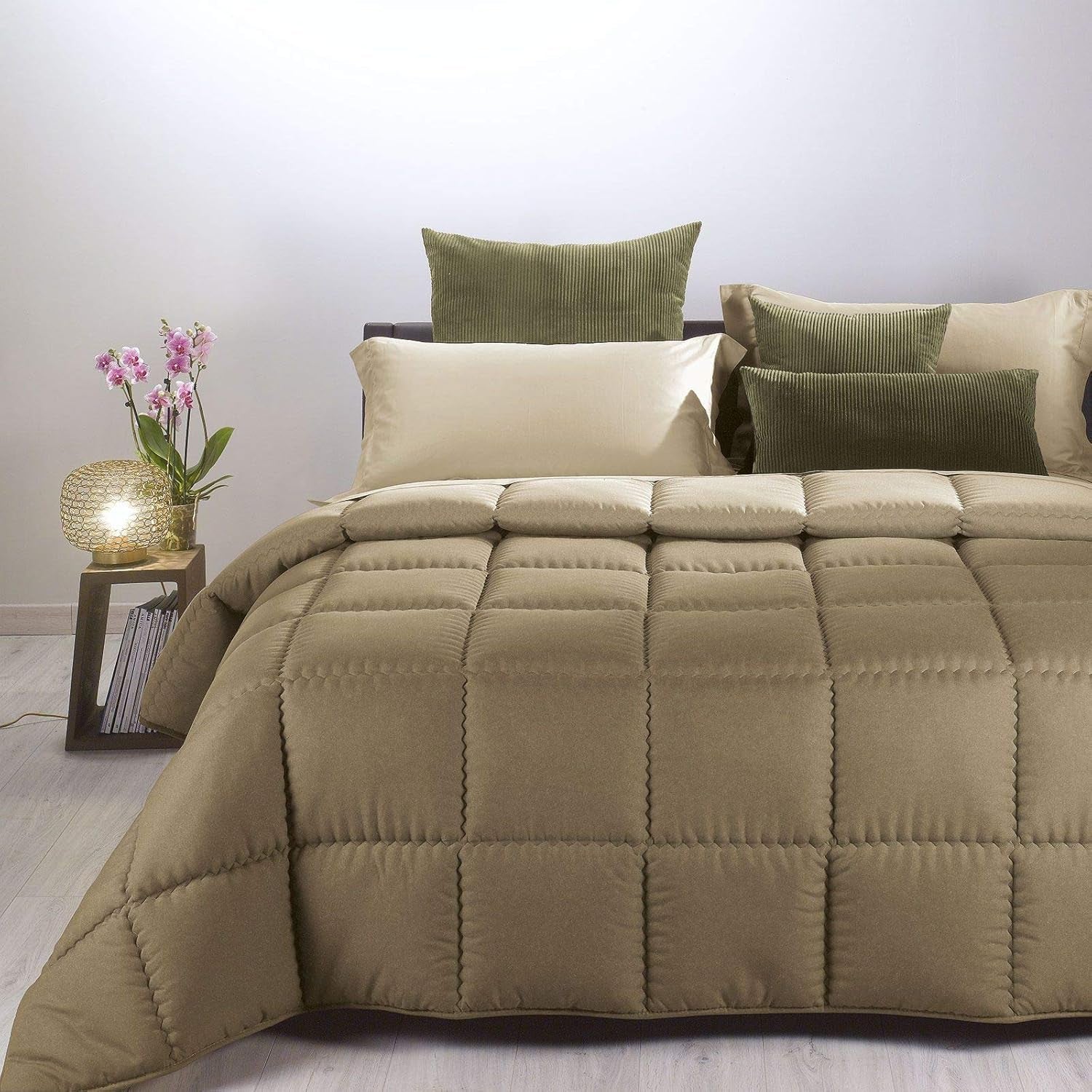 Caleffi moderne dyne, mikrofiber, taupe, dobbeltseng Dyner og dyner Naty Shop Standardtitel