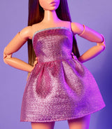 Barbie Looks-dukke, samlerfigur nr. 24 med brunt hår og moderne Y2K-mode, glitrende stropløs kjole med peep-toe høje hæle, HRM16 Naty Shop Dolls
