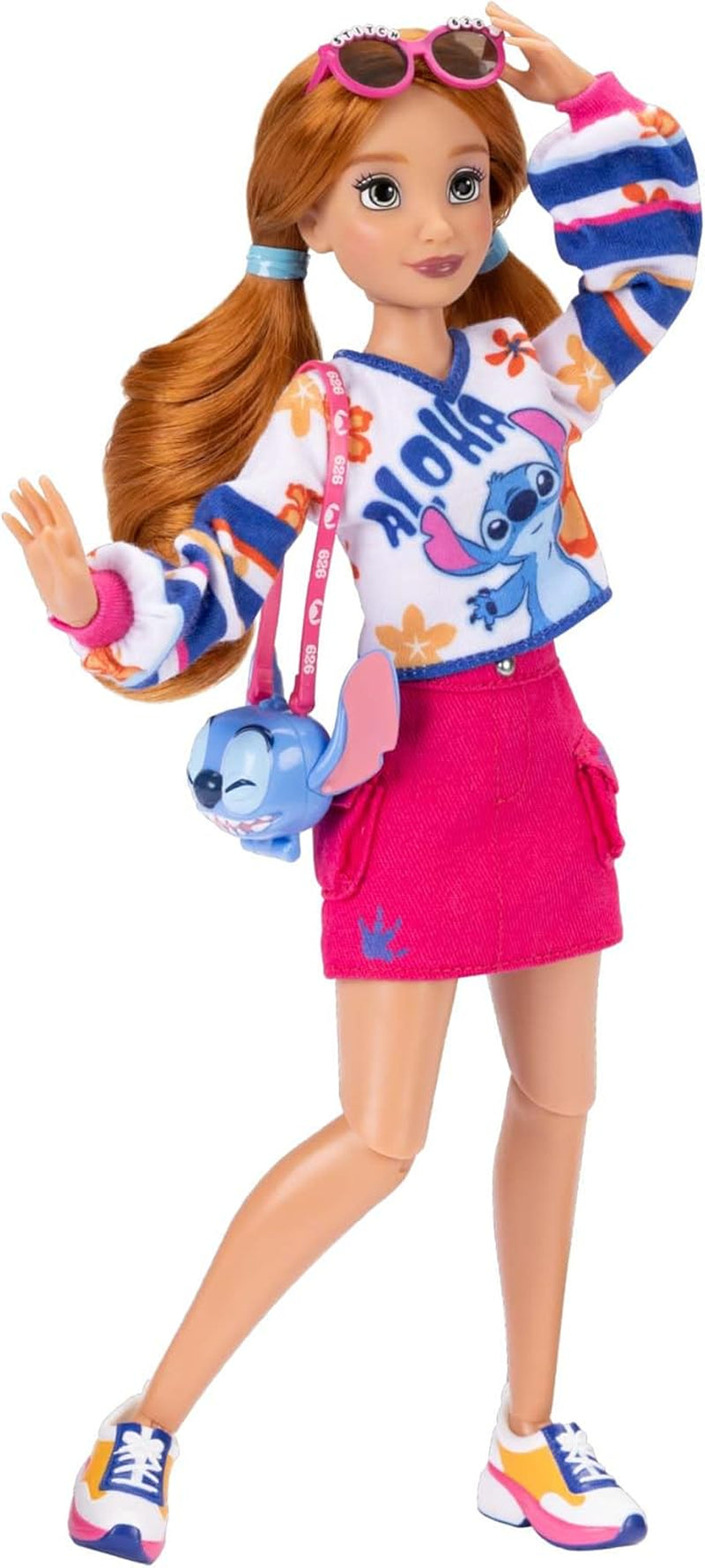 Disney ILY 4EVER Stitch modedukker med rødt hår, 29 cm høje, med 13 artikulationspunkter, to komplette mix-and-match outfits og en funklende Mickey-ring til dig!