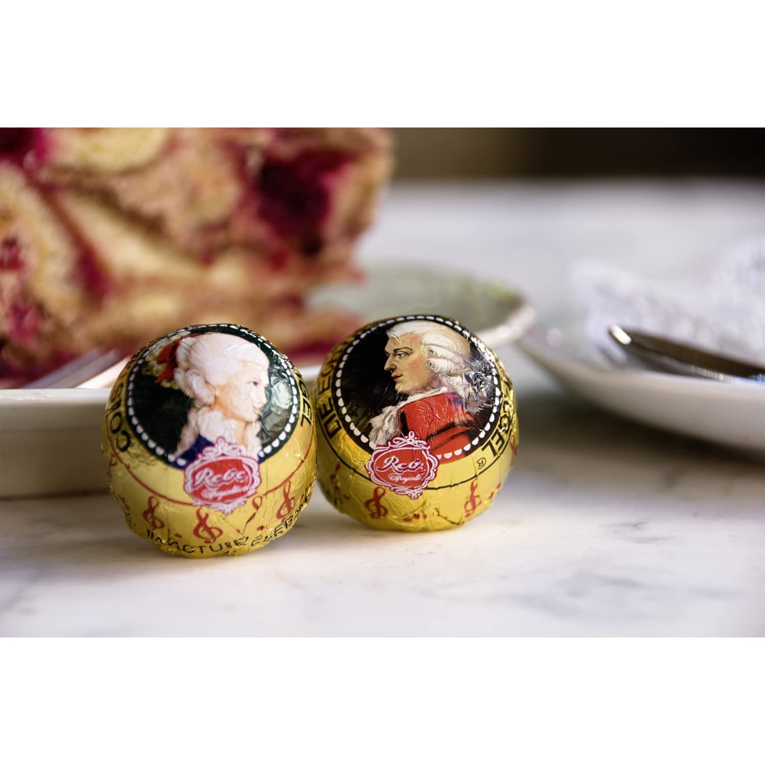 Reber Mozart kugler - 5 poser af 5 slik i juleudgaven - Autentiske Reber Mozart kugler, lavet af mørk chokolade, marcipan og nougat