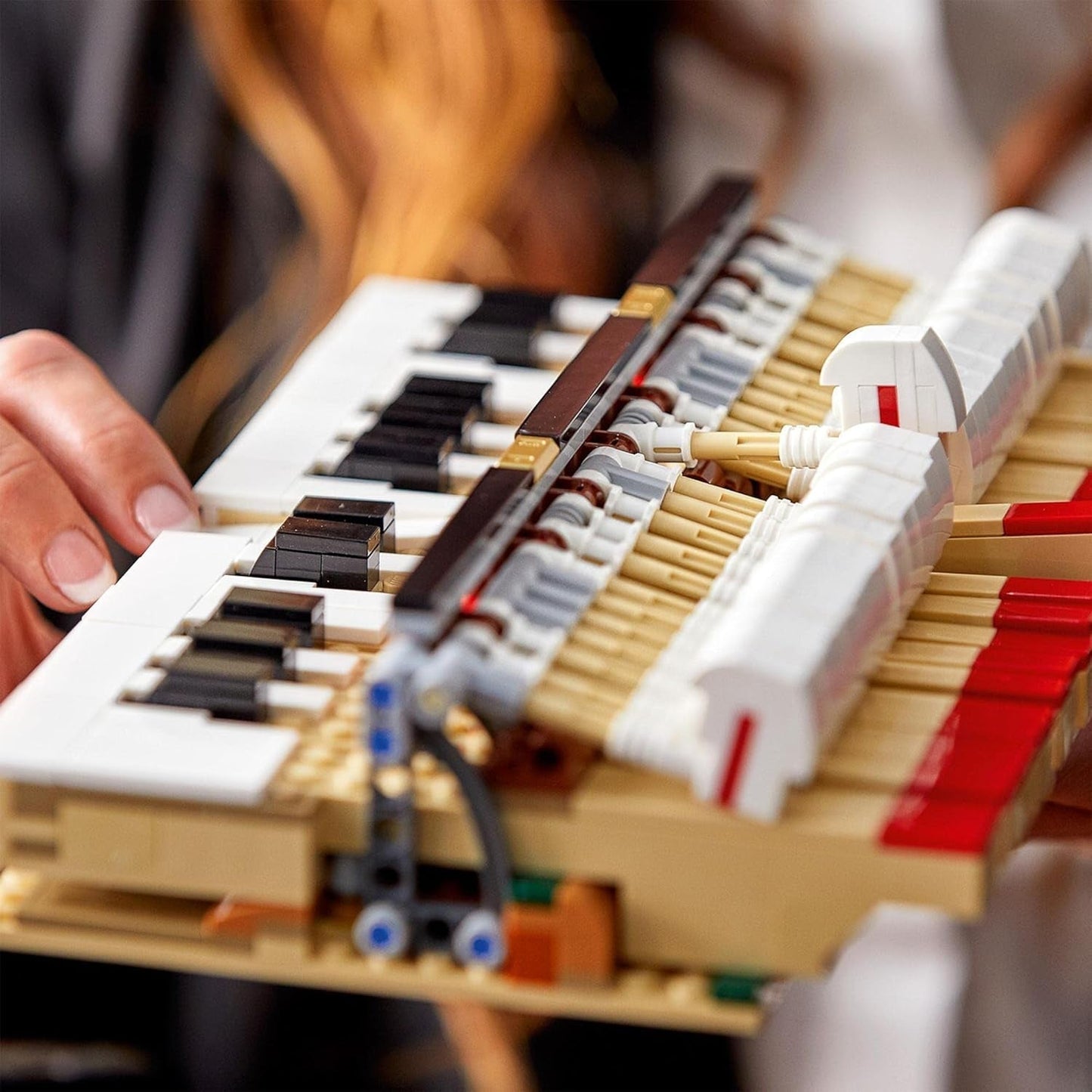 LEGO Ideas Koncertflygel (21323); Byggesæt; Dit eget koncertklaver; Fantastisk modelprojekt for den talentfulde pianist, musiker, musikelsker eller hobbyist (3.662 styk) Byggesæt Besuche den LEGO-Store