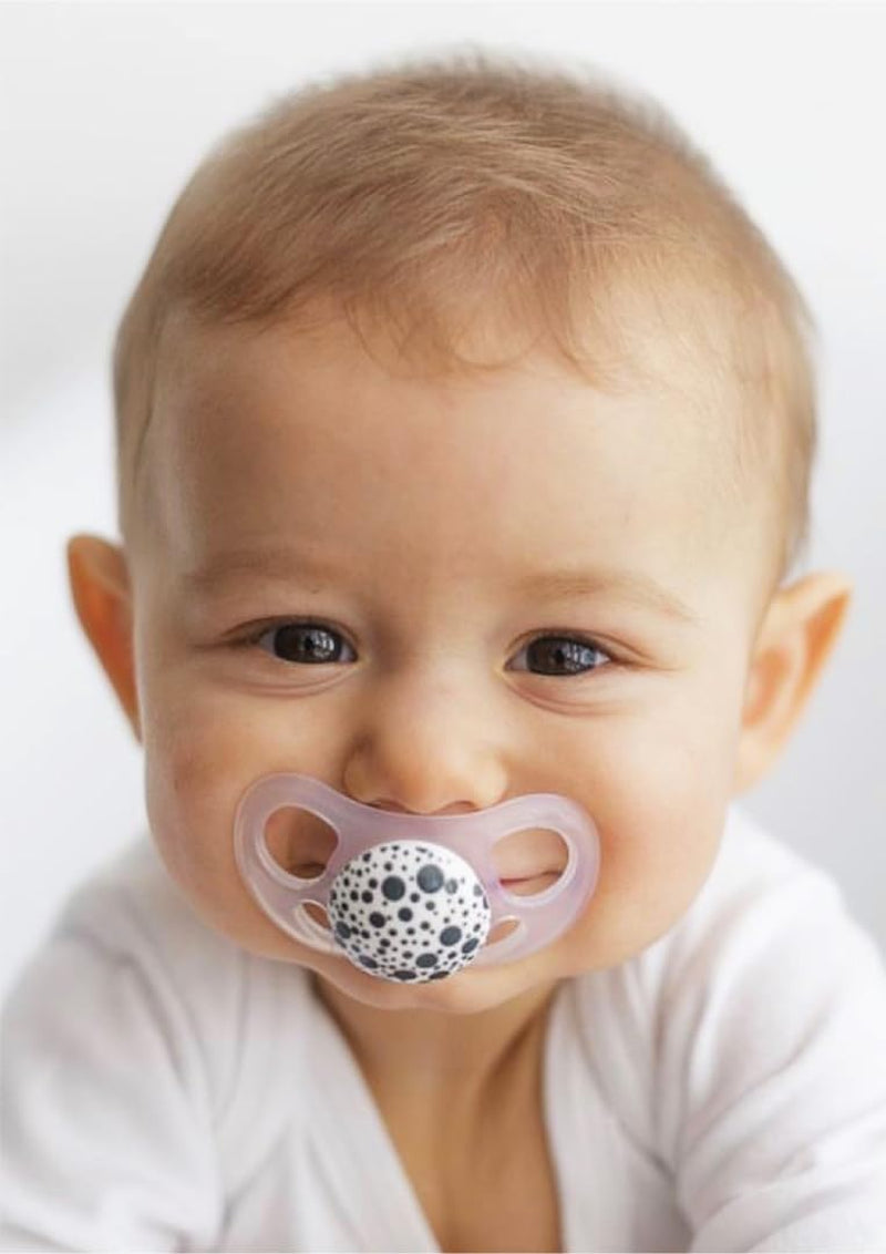 Twistshake babysutter – pakke med 2 | Ortodontisk form | Ultralet | Blød silikonesutter | BPA fri | Velegnet til babyer fra 6 måneder | Grå-hvid