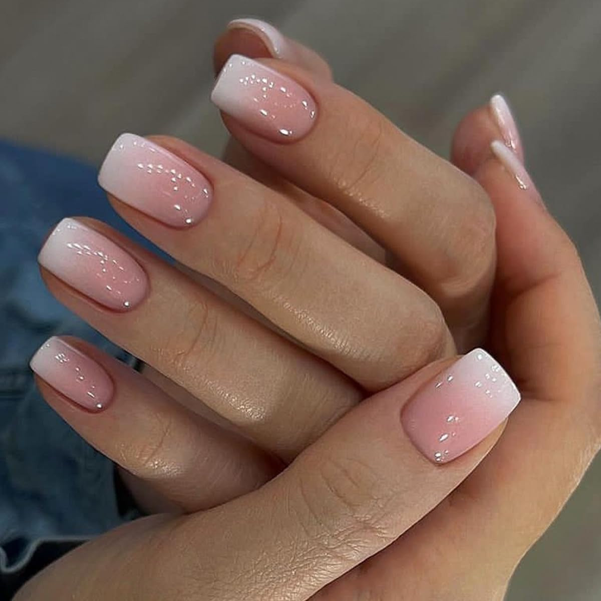 Selvklæbende kunstige neglesæt - franske falske negle - 24 stykker Kort firkantet design Hvid Pink Gradient Kunstige Negle Ballerina Manicure (Kort Pink Gradient)