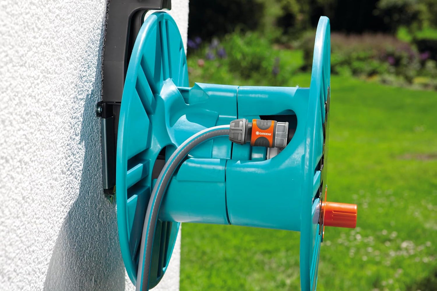 Gardena Classic 60 vægslangetromle med slangestyretromle: Til nem vægmontering, med anti-drypsystem, vinklet tilslutning, stor kapacitet, pladsbesparende (2650-88)