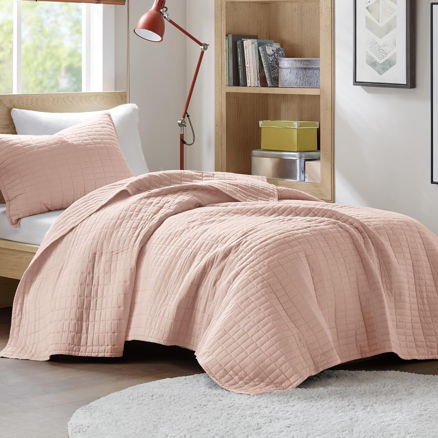 Comfort Spaces Kienna Quilt Sæt Luksus Dobbelt Sting Sommertæppe Letvægts Blødt Helårs Sengetøj Matchende pudebetræk Hvid King Size Tæppe (264,2 X 228,6 Cm) Naty Shop Rød Twin/Twin Xl(66"X90") Dyner og dyner
