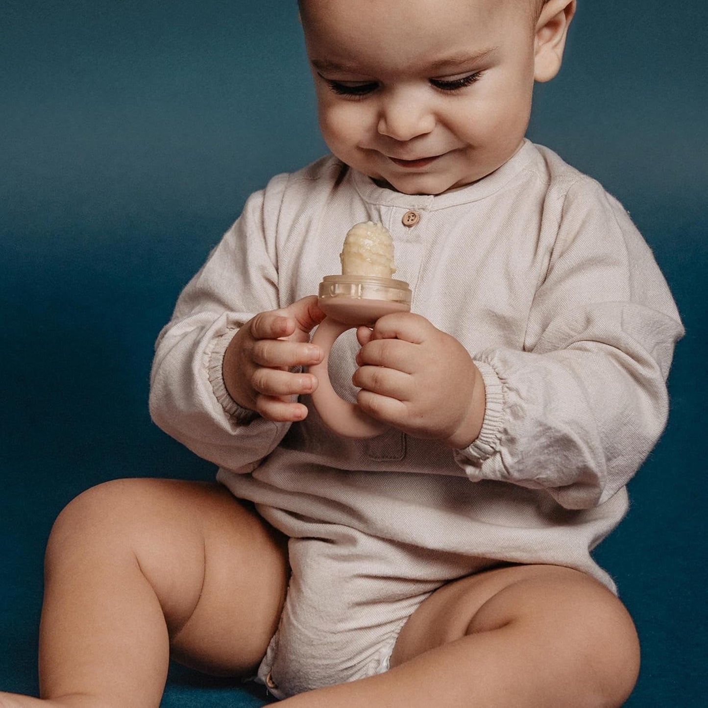 Suavinex babybider, kvælningssikker, fødevaregodkendt, silikone, med låg, let at rengøre, tåler opvaskemaskine og fryser, beroliger tandkød, 6 måneder og opefter, Pink