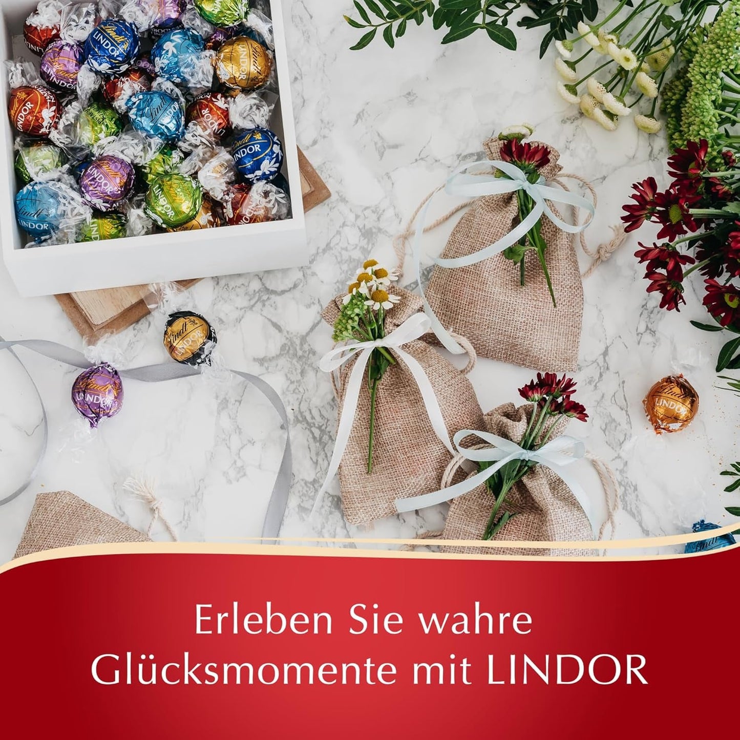Lindt Chokolade | LINDOR sortiment | 1371g | 110 trøfler i fin chokolade med smelte-i-mund-fyld | Gave af chokolade at dele