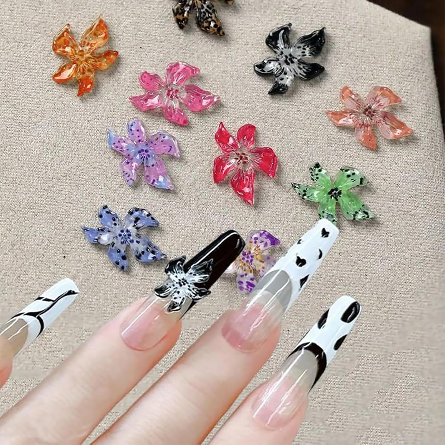 50 stk 3D Flower Nail Charms, 3D Gel Nail Art, Nail Charms, Farverige Sommer smykker, DIY Negle Accessories, Prægede Hibiscus Flower Crystals, Gradient Nail Art til kvinder