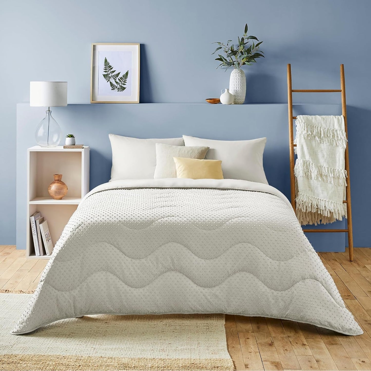 Night Lark Dyne uden betræk, 4,5 Tog, King Size, Tufted Dot Collection, Luksus sengetøj, Hypoallergen, Maskinvaskbar, Varme Sanddyner & Dyner Naty Shop Warm Sand 4,5 Tog - King