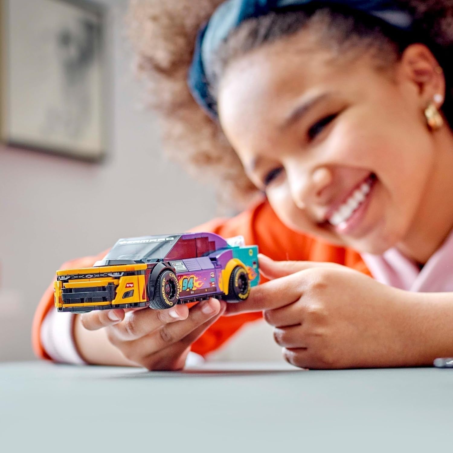LEGO Speed Champions NASCAR Next Gen Chevrolet Camaro ZL1 Legetøjsbil; Racerbil bygge- og legesæt; Gave til drenge og piger over 9 år 76935 Byggesæt Besuche den LEGO-Store