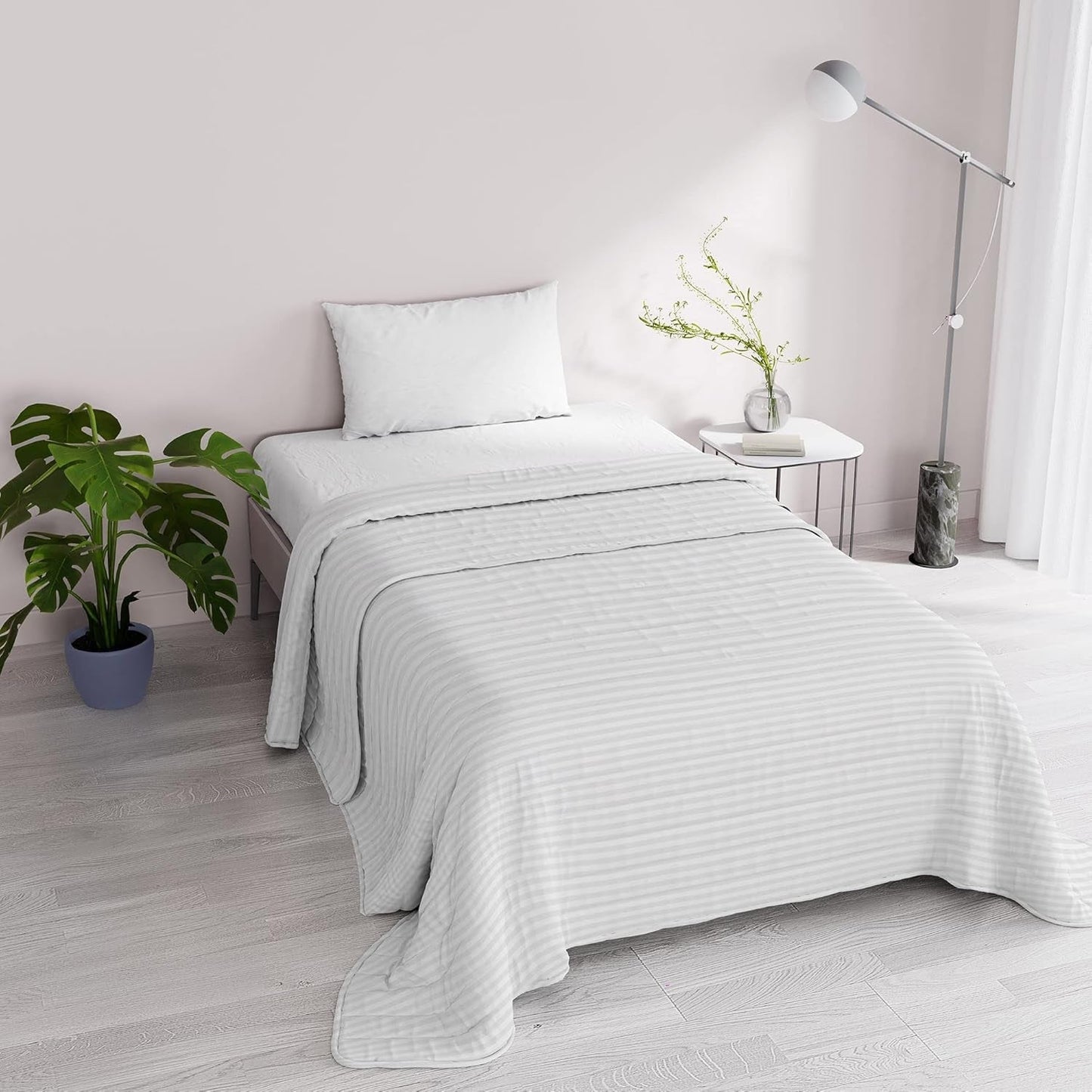 Sommerdyne Satinstriber, polyester, creme, 260X250 Cm Dyner og dyner Naty Shop Hvid 170X250 Cm