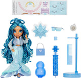 Rainbow High Winter Wonderland - Skyler (blå) - 28 cm Hidden Magic Water Accumulating Snow Fashion Dukke med Snowman Set, velegnet til 4-12 år gamle børn og samlere Naty Shop Dolls