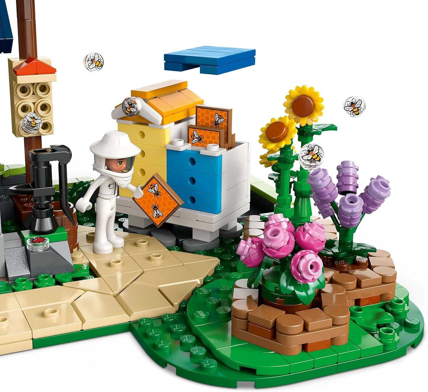 LEGO Friends Hus og Blomsterhave Biavlerbyggesættet Naturlegesæt Gave til piger 12+ Bygbare modelsæt 4 minifigurer og dyrefigurer Kat og kanin 42669 Byggesæt Besuche den LEGO-Store