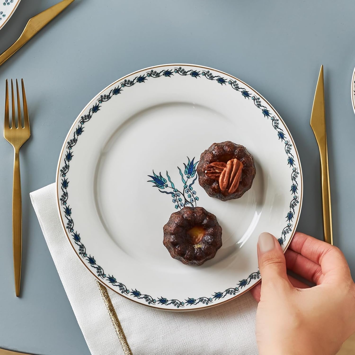 Karaca İznik dessertsæt til 6 personer, 18 stykker - elegant service til lækre desserter