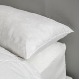 Bleu Calin Flad svamp lavet af memoryskum og polyesterfiber, hvid 160 X 40 cm Naty Shop standard puder