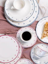 Mäser Lova Series 18 stykke porcelænskaffeservice - 6 desserttallerkener (19,5 cm), 6 kopper (19 cl) og 6 underkopper (15,5 cm), blå
