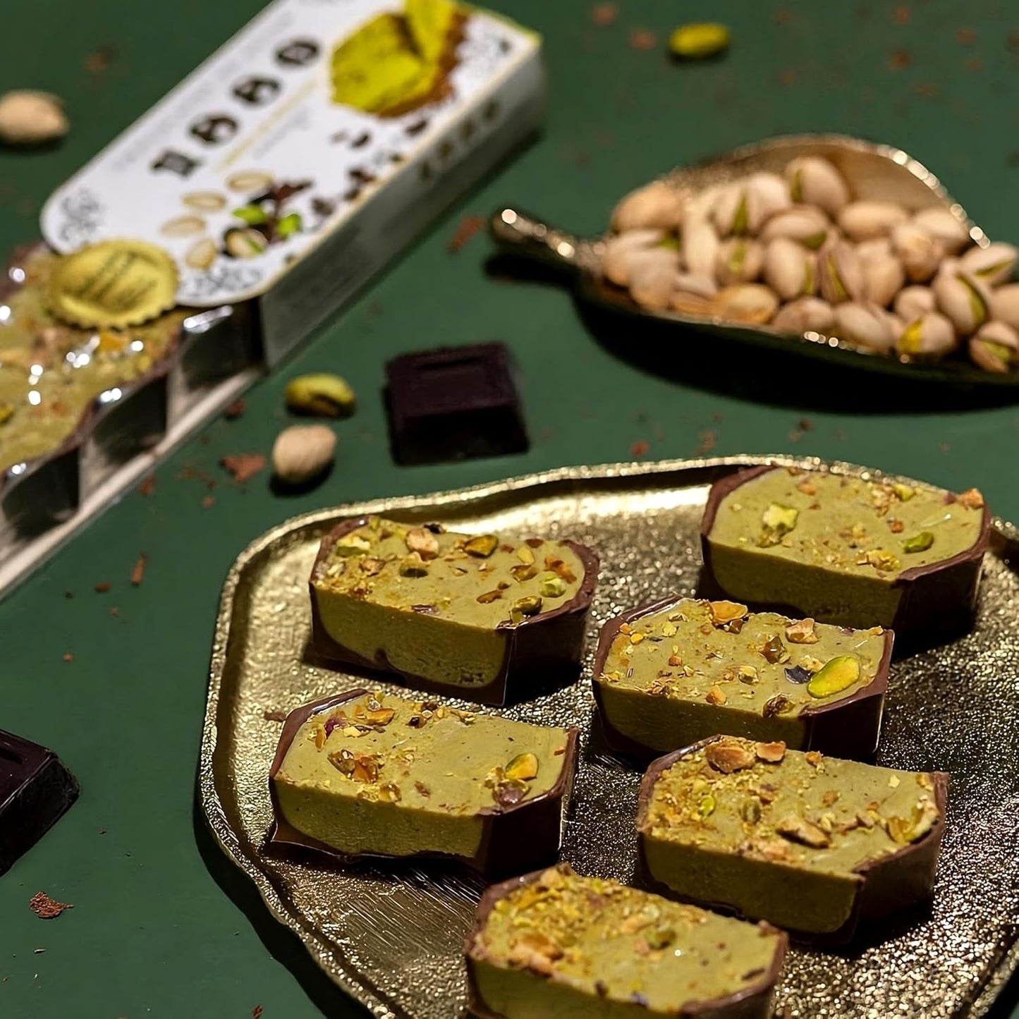 Håndværksmæssig chokolade pistacie turrón, 200g, cremet tekstur, overlegen kvalitet, fine ingredienser, autentisk smag, den dyreste turrón i verden