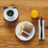 Mäser Nola Series Moderne 6-personers kaffestel Hvid med sort kant 18-delt porcelænssæt Kaffekopper Underkopper og desserttallerkener - Rundt kaffestel Kaffesæt Hvidt