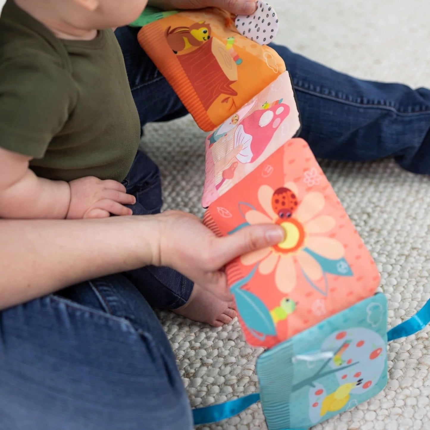 Lamaze Colorful Caterpillar Ride, Newborn Legetøj, Baby Sanselegetøj med Farver og Lyde, Udviklingslegetøj i 6 Måneder Drenge og Piger, L27463 Baby Legetøj Naty Shop