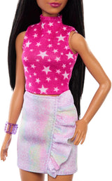 Barbie Fashionista dukke nr. 215 med glat sort hår, pink stjerneprint bluse og iriserende nederdel, 65-års jubilæums samlerobjekt modedukke, HRH13