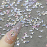 50 stk. Små Zirconia Rhombus Glitter Nail Stones Nøgleringe Blandede farver Mousserende Rhinestones Nail Charms Mini Rhombus Nail Crystals Diamantnegle Rhinestones Nail Charms Nail Accessories Nail Art