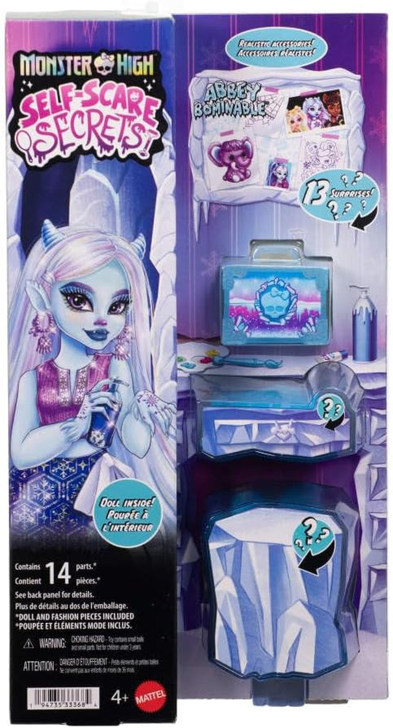 Monster High Self-Scare Secrets Abbey Bominable Dukke og tilbehørssæt med 13 realistiske overraskelser som Henna, tegninger og hæklet JHK44