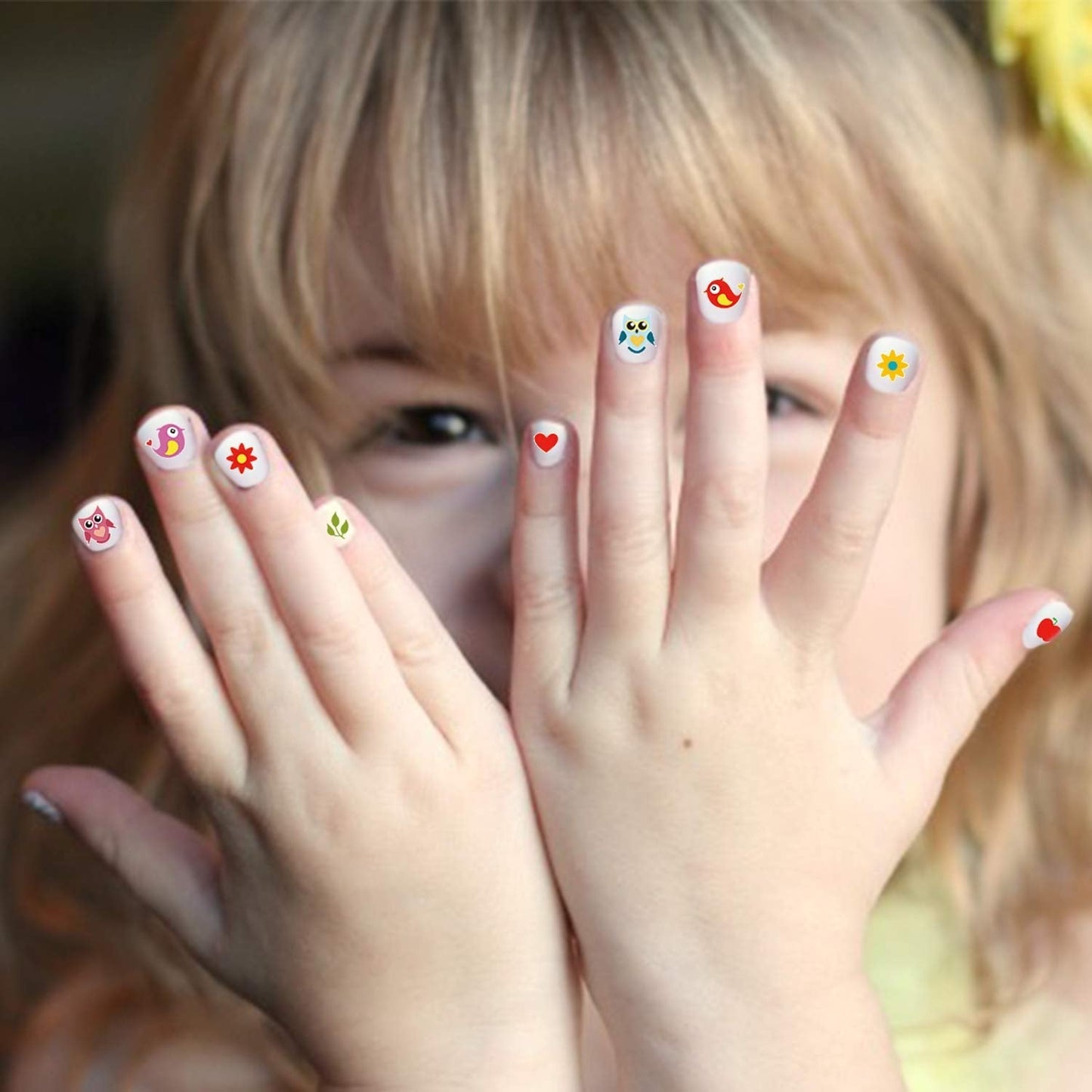 Neglestickers til børn, piger 600+ designs Dyr Frugter Dinosaurer Biler Blomster 3D selvklæbende neglestickers til børn Fødselsdagsfest Te Neglesalon og spa-gave