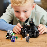 LEGO DC Batman: Batman Tumbler vs. Two-Face & Joker - Superheltelegetøj med Batmobile Car - Legesæt med minifigurer - Gave til drenge og piger fra 8 år 76303 Byggesæt Besuche den LEGO-Store