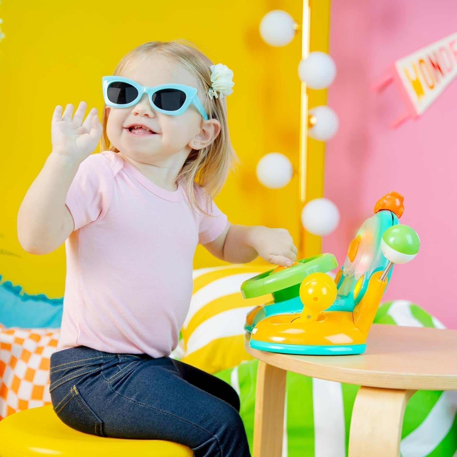 Bright Starts, legetøjsrat, Lights & Colors Driver, med musik, bilstøj, blink, gearstang og mere Bebe Naty Shop Toys