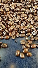 Quarta Caffè Sorte Rossa bønner - Arabica og robust kaffe, 250g, stærk og energisk aroma - 1 pakke á 250g. Produceret i Apulia, Salento