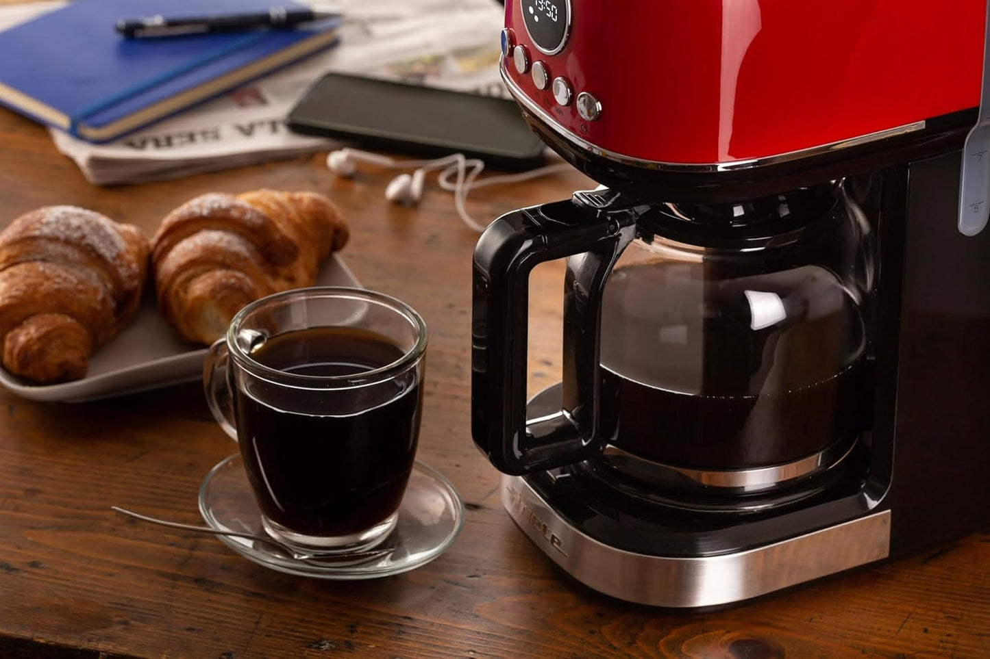 Ariete Moderna 1396 Filter Espressomaskine til fremstilling af amerikansk kaffe Op til 15 kopper Glaskaraffel Varmeplade LCD-skærm Aftagelige og vaskbare filtre Hvid