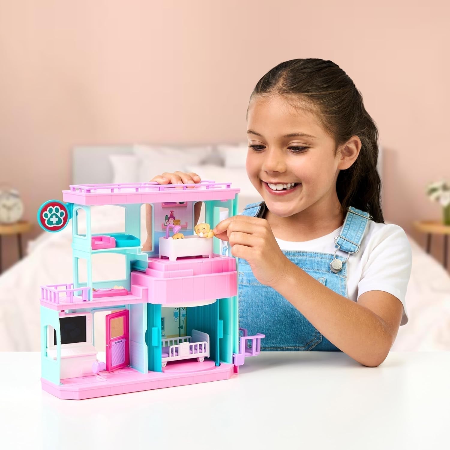 Little Live Pets Mama Surprise Families Baby Clinic Legesæt, 3 Retriever-hvalpe inkluderet, Magic, Dobbeltsidet Legesæt (27,8 cm B, 23,8 cm H). Fodring, badning og leg, gave til børn Actionfigurer Naty Shop