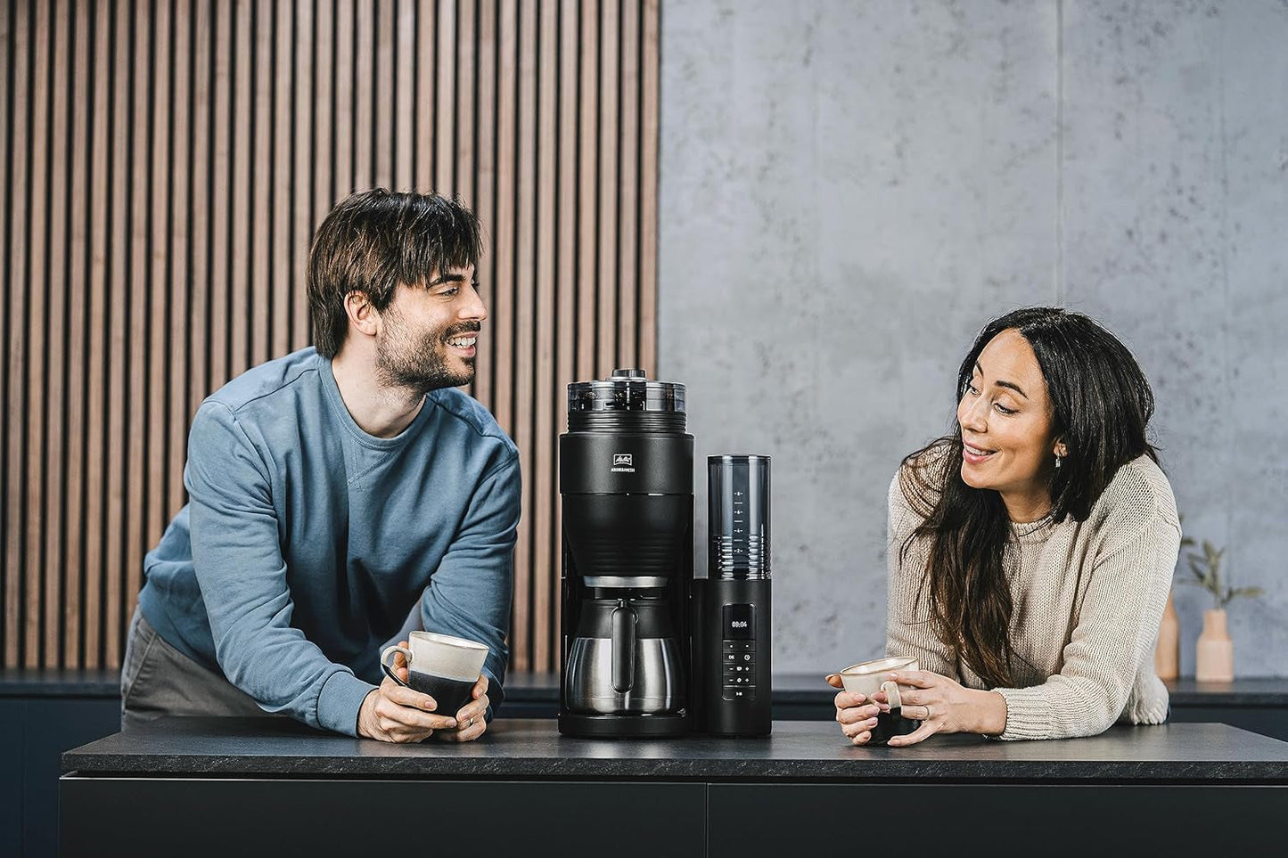 Melitta AromaFresh Therm Pro X - Espressomaskine med filter, integreret kværn, aftagelig vandtank, termokande i rustfrit stål og timerfunktion, til op til 8 kopper kaffe, sort/sølv