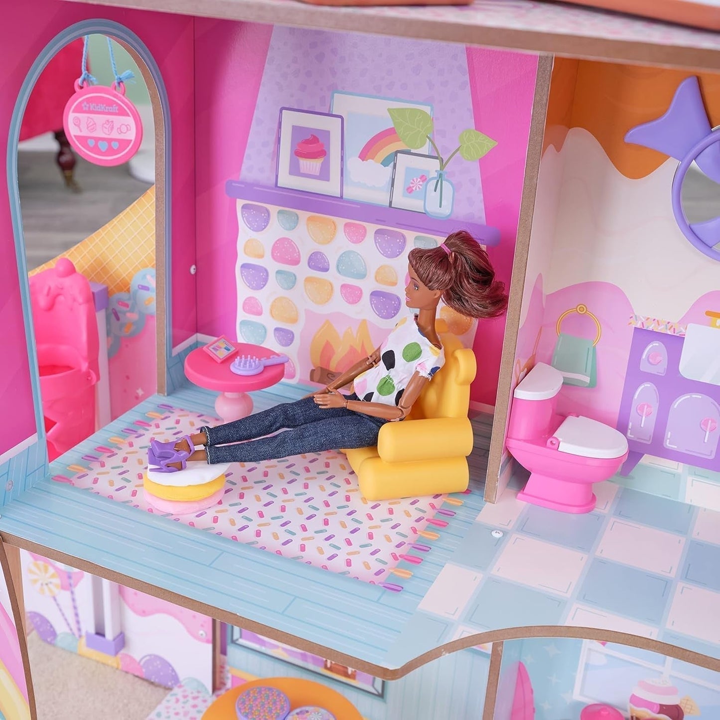 Kidkraft Candy Castle Trædukkehus med møbler og tilbehør, Lama Unicorn Figure House, Ice Cream Cake Lift og gummistol til dukker, Legetøj til 3 år gammel, 20242 Naty Shop Dukkehuse