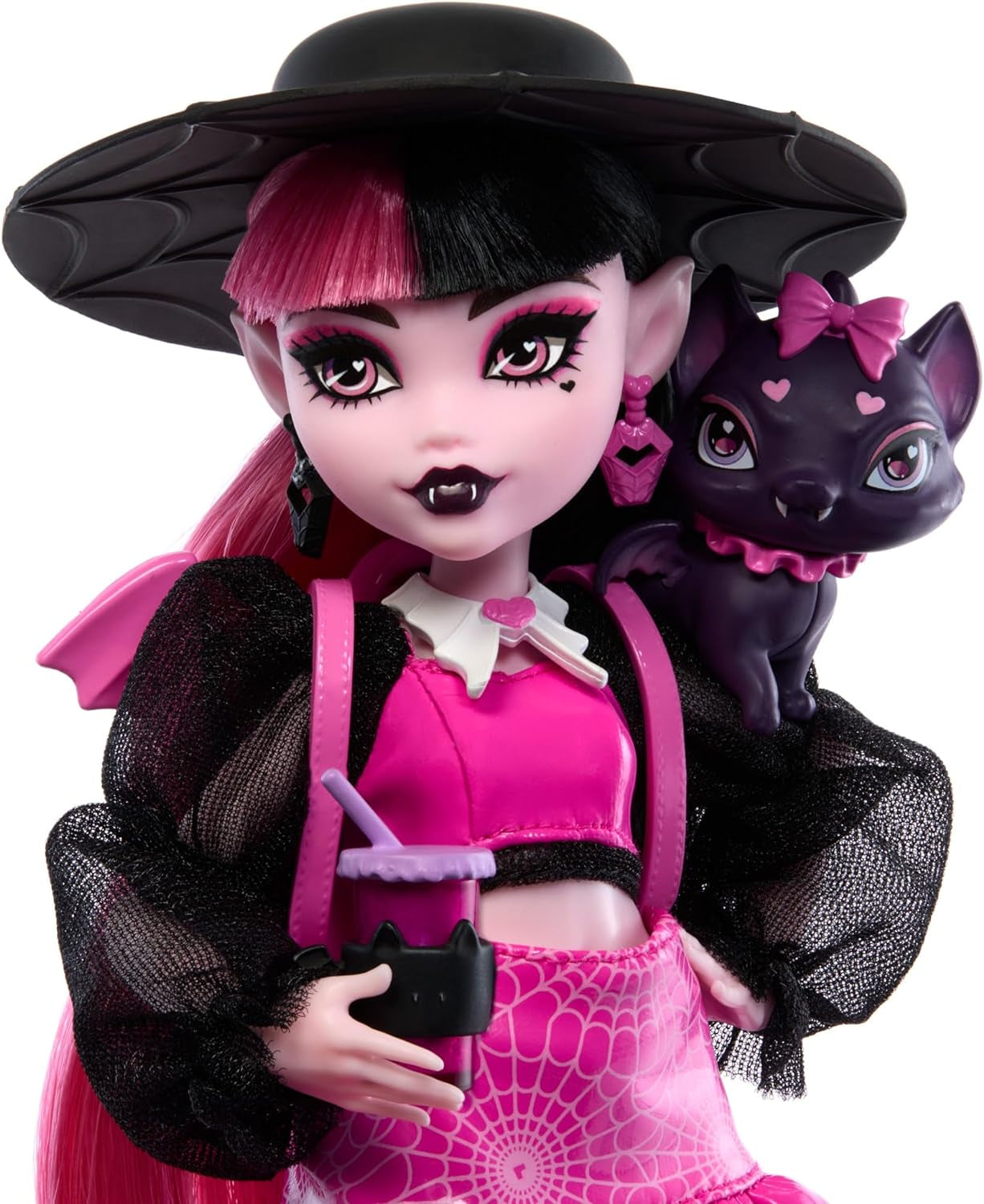 Monster High Draculaura-dukke med sit kæledyr, flagermuskatten, Count Fabulous og tilbehør såsom en rygsæk, en tryllebog, en bento-boks og mere, HRP64
