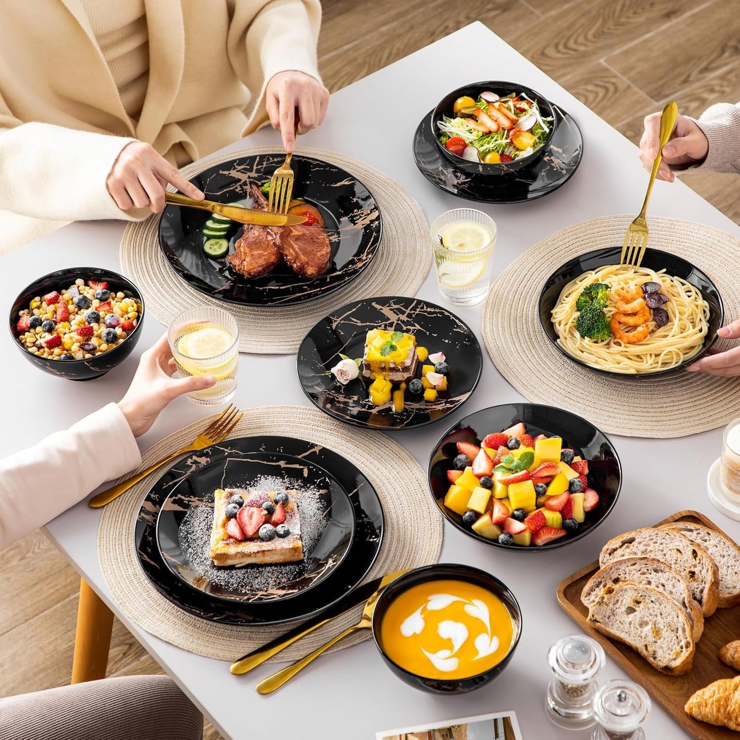 LOVECASA Daphne Series Porcelænsservisesæt SWEET 24-delt kombinationssæt Gulddesign Middagstallerkener Desserttallerkener Korn skåle og middagstallerkener til 6