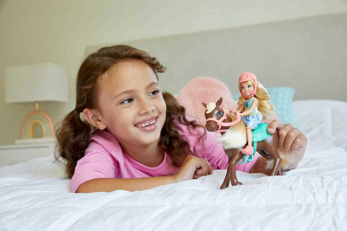 Barbie GHV78 - Club Chelsea legesæt med dukke og hest, ca. 15 cm blond med tøj og tilbehør legetøjsgave til 3-7 årige børn