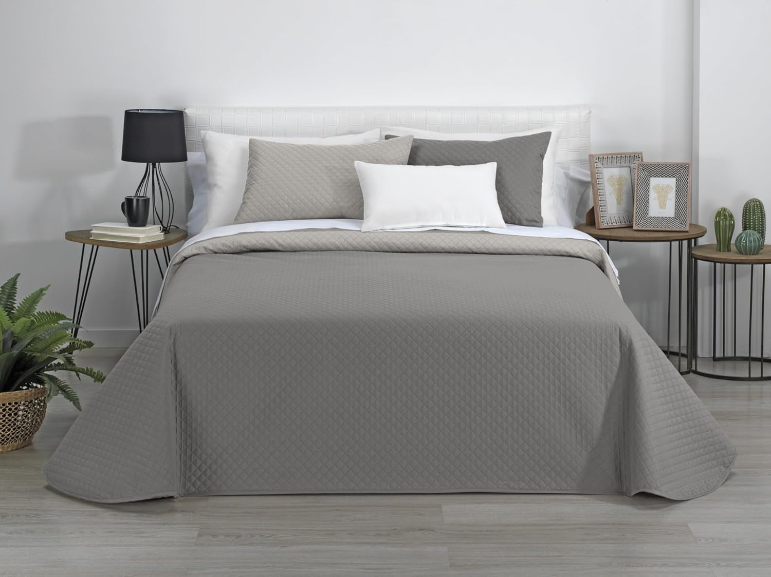 AVA | Vendbar Boutique Quilt | Til alle årstider | Farve - Beige/Taupe | Til 140/150/160 cm seng. seng. (250 X 270 Cm. Ancho X Alto) | Quiltet quilt Quilts og quilts Naty Shop Standard titel