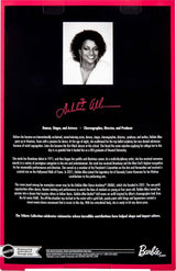 Barbie Signature Debbie Allen Tribute Collection dukke i off Shoulder-top, guldbælte og lilla frynsebukser og leggings, JBJ24