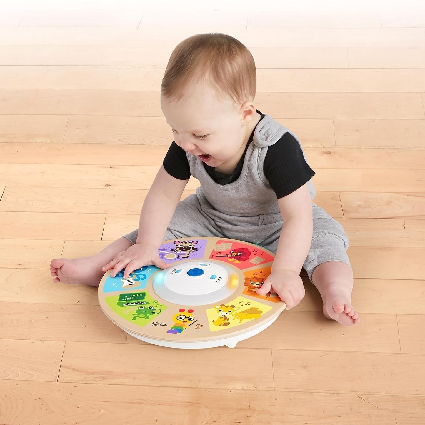 Baby Einstein, Hape, Cal's Smart Sounds Symphony Magic Touch elektronisk aktivitetslegetøj i træ på 3 sprog (engelsk, fransk og spansk), 3 tilstande, fra 6 måneder Babylegetøj Naty Shop