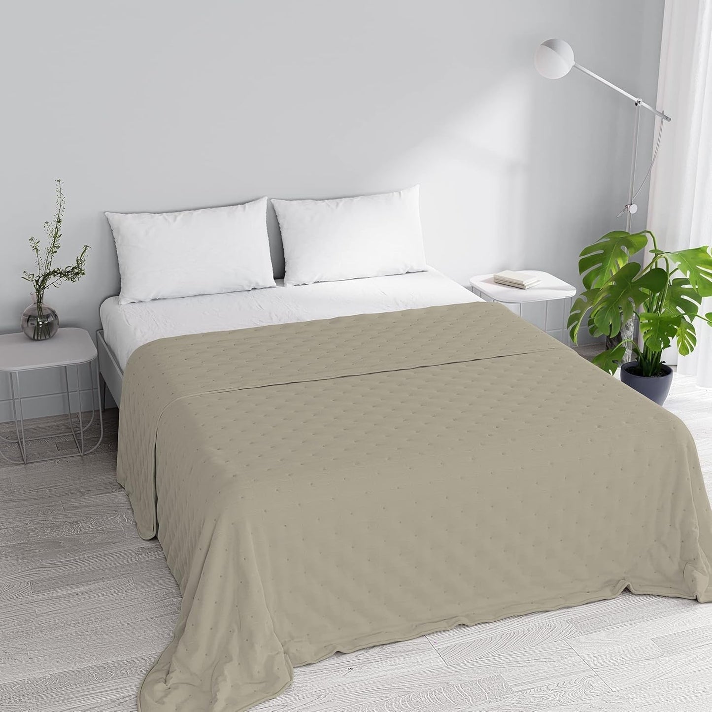 Italiensk sengetøj sommerdyne CHIC, mikrofiber, DOBBELT 250X250Cm, brun Dyner og dyner Naty Shop