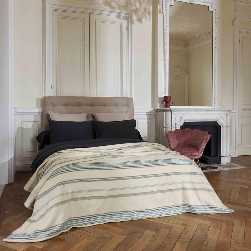 Toison D'Or Angle, 220 X 240 Cm, Bleget/Bizet/Cedra Dyner og dyner Naty Shop Standardtitel