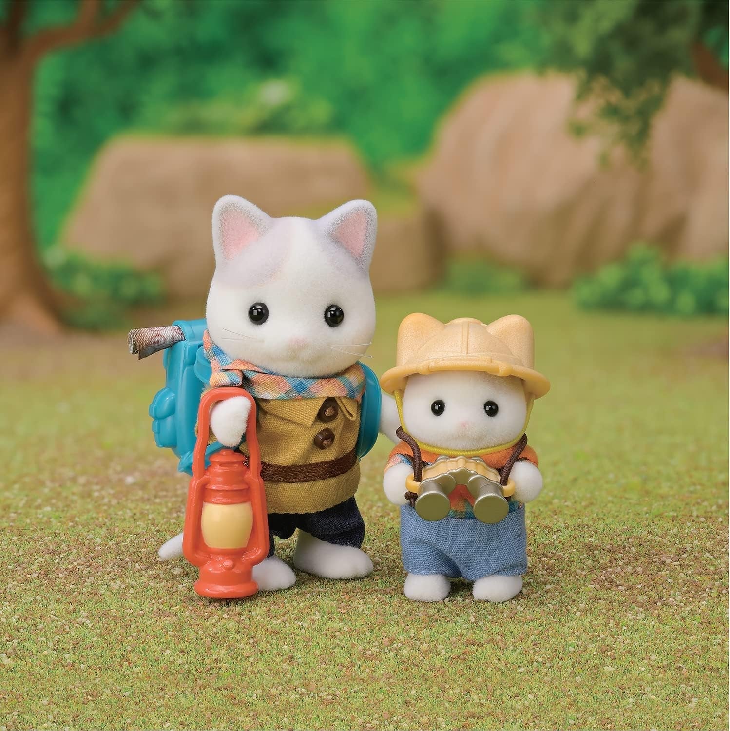 Sylvanian Families - 5763 Adventure Explorer-sæt med to figurer, far og babymælkkilling, dyrefigur, detaljeret legetøj til børn fra 3 år og opefter