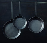RÖSLE Series 1888 Smedejernsstegepande, høj kvalitet, høj kant til sprøde pommes frites og hurtigstegt kød, velegnet til grillning og induktion Gryder og pander Naty Shop