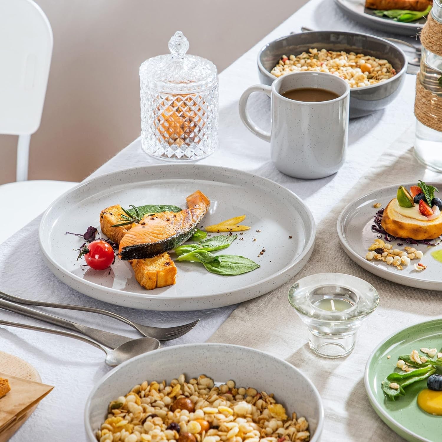 vancasso SESAM Serie Steingut Geschirrset for 12 Personen, 48 Teiliges Kombiservice – Tafelservice mit Speisetellern, Desserttellern, Müslischalen und Kaffeetassen, Scandinavian Design