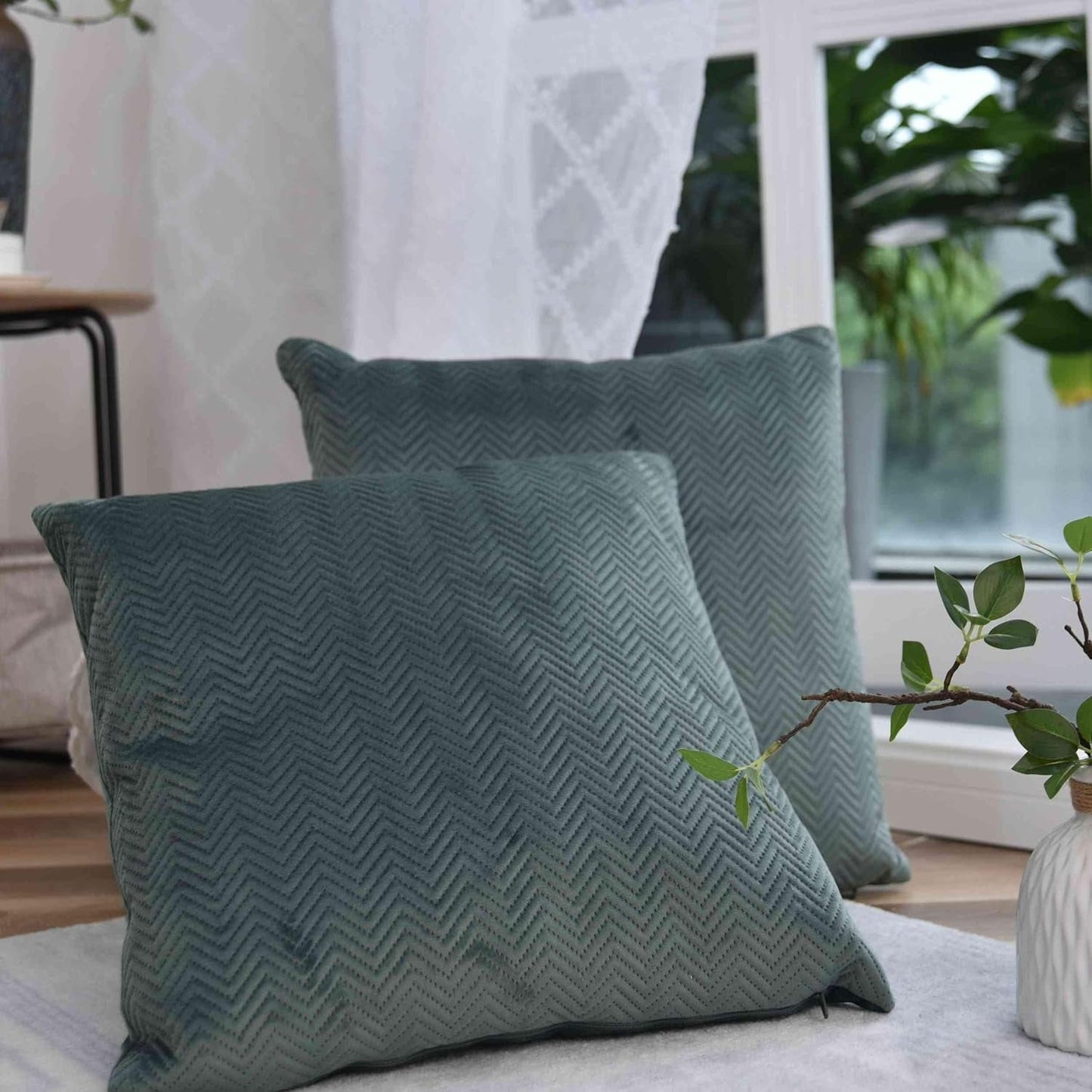 Gardinbokspude Pyntepude Lxb 45X45 Cm Grøn Jacquard "Greta" med sildebensdesign Let vedligeholdende lynlåslukning Blødt fyld 320G - Forskellige farver, 2023510 Rejsepuder Naty Shop