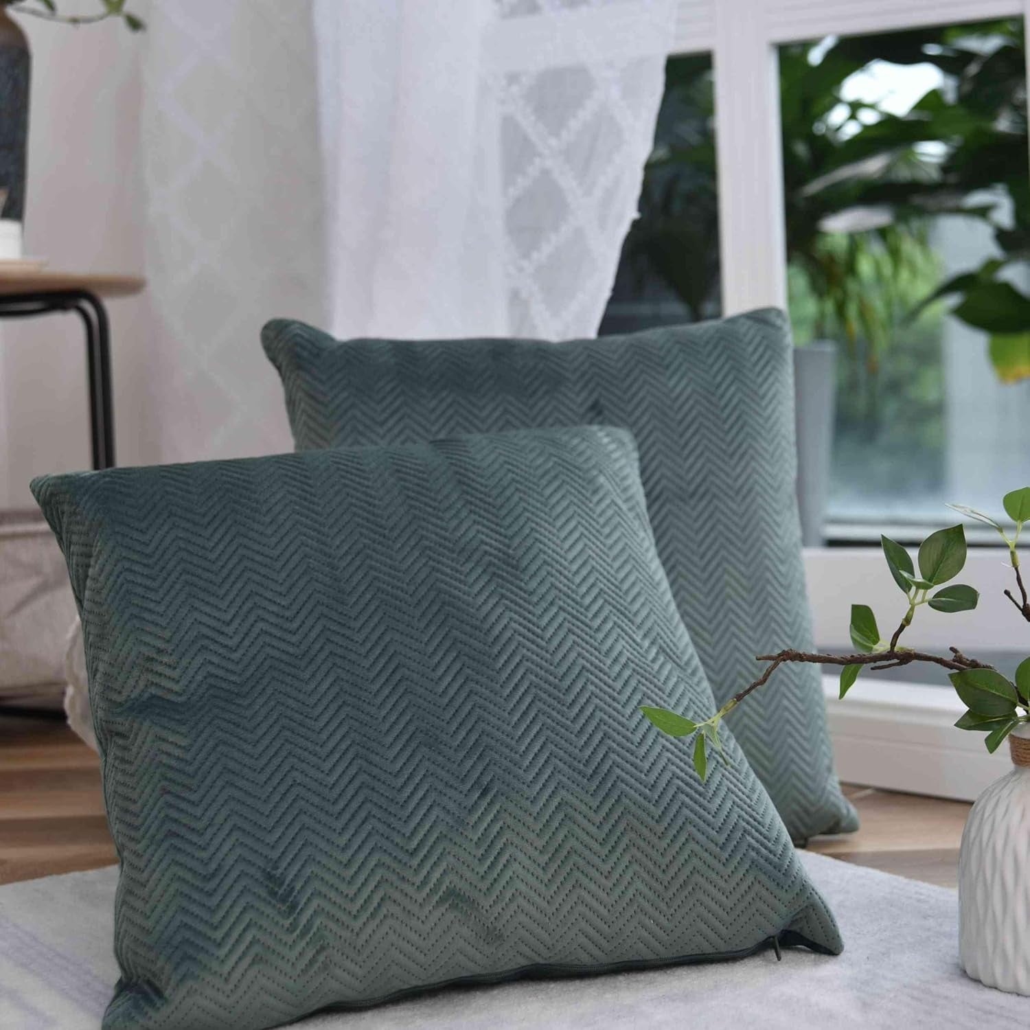 Gardinbokspude Pyntepude Lxb 45X45 Cm Grøn Jacquard "Greta" med sildebensdesign Let vedligeholdende lynlåslukning Blødt fyld 320G - Forskellige farver, 2023510 Rejsepuder Naty Shop