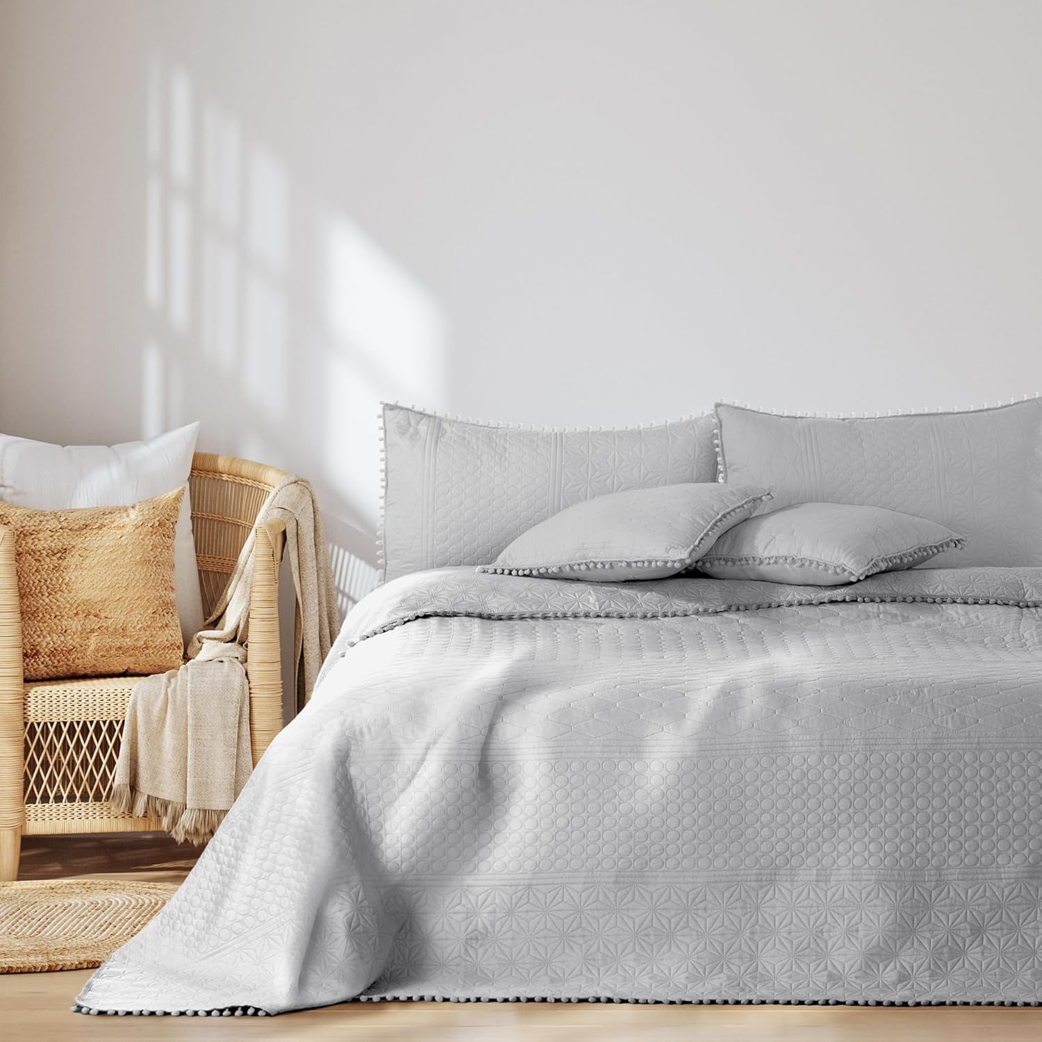 Ameliahome Sengetæppe med pomponer 220X240 Cm Dobbeltsidet sengetæppe Ultrasonic Quilting Polyester Meadore Grå Senge og tæpper Besuche den AmeliaHome-Store Meadore sølv 170X210 Cm
